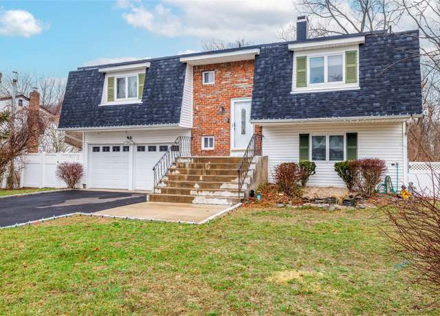 Property at 23 Bowman Ln, Kings Park, NY 11754, 4 beds, 2 baths