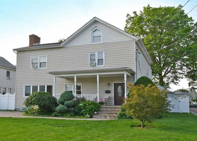Property at 24 Prospect Ave, Glen Cove, NY 11542, 7 beds, 3 baths