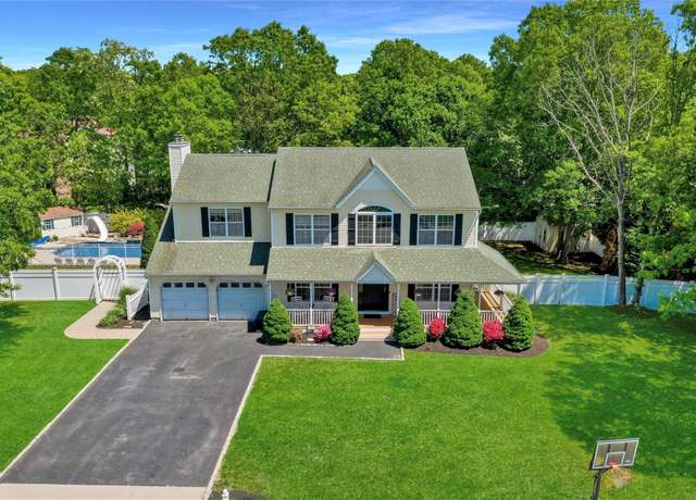 Property at 21 Savanna Cir, Mount Sinai, NY 11766, 4 beds, 2.5 baths