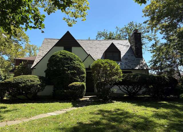 Property at 53-34 Browvale Ln, Little Neck, NY 11362, 4 beds, 2.5 baths