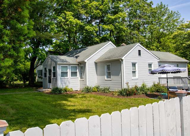 Property at 80 Albany Post Rd, Newburgh, NY 12550, 3 beds, 2 baths