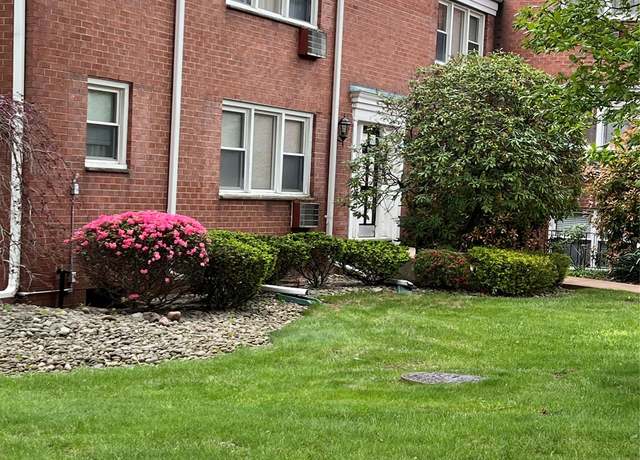 Property at 8 Sussex Ct #211, Suffern, NY 10901, 1 bed, 1 bath