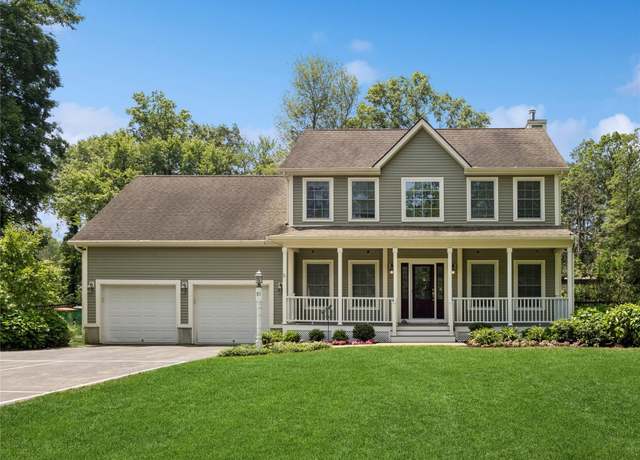 Property at 10 Lilac Ln, Fishkill, NY 12524, 3 beds, 2.5 baths