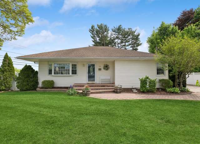 Property at 40 Grafton St, Greenlawn, NY 11740, 2 beds, 2 baths