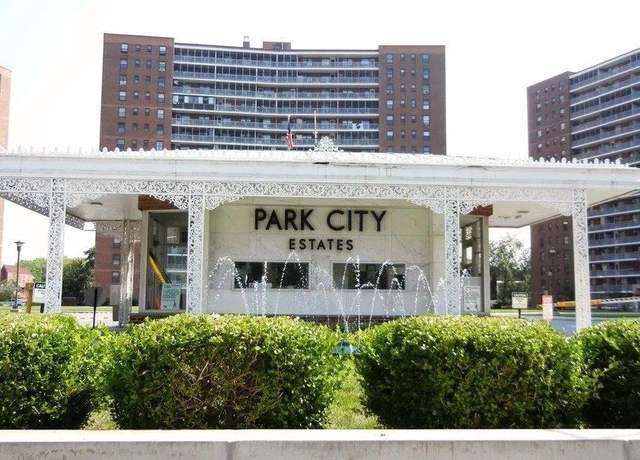 Property at 61-35 98th St Unit 15E, Rego Park, NY 11374, 3 beds, 2 baths