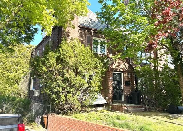 Property at 7335 141st Pl, Kew Garden Hills, NY 11367, 4 beds, 3.5 baths