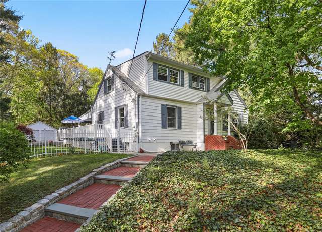 Property at 8 Rose Ct, Northport, NY 11768, 5 beds, 3 baths
