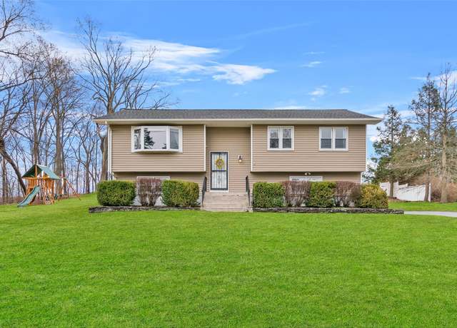 Property at 31 Knoell Rd, Goshen, NY 10924, 4 beds, 1.5 baths