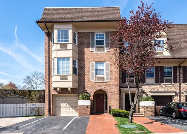 Property at 1328 Robin Ln Unit 67U, Bayside, NY 11360, 3 beds, 2 baths