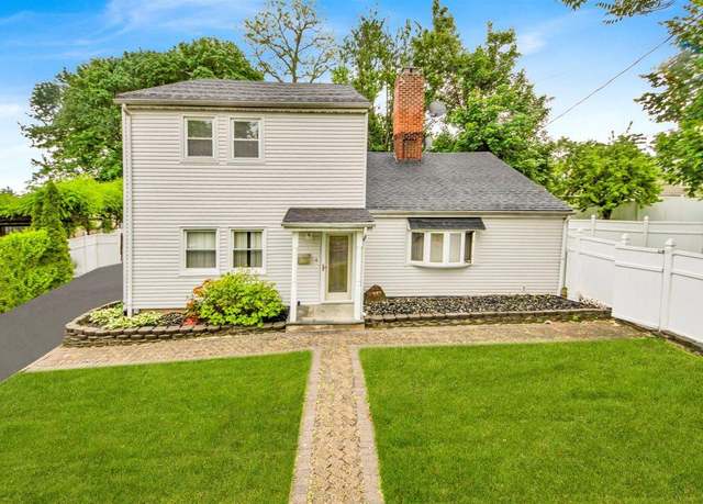 Property at 680 Corbalis Pl, Yonkers, NY 10703, 4 beds, 2 baths
