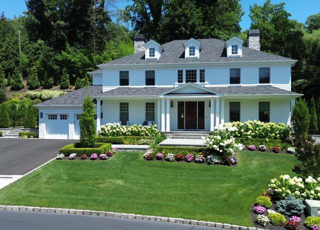 Property at 112 Plymouth Ct, Manhasset, NY 11030, 6 beds, 6 baths