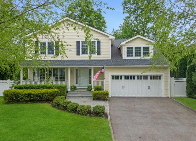 Property at 15 Old Farm Rd, Scarsdale, NY 10583, 4 beds, 2.5 baths
