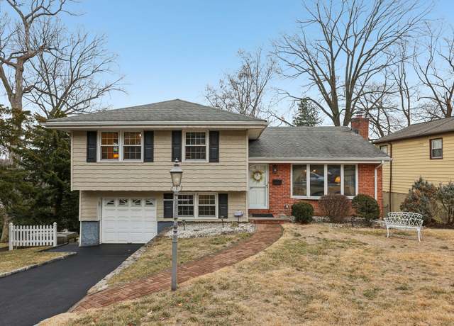 Property at 14 Hardy Pl, Yonkers, NY 10703, 3 beds, 2 baths