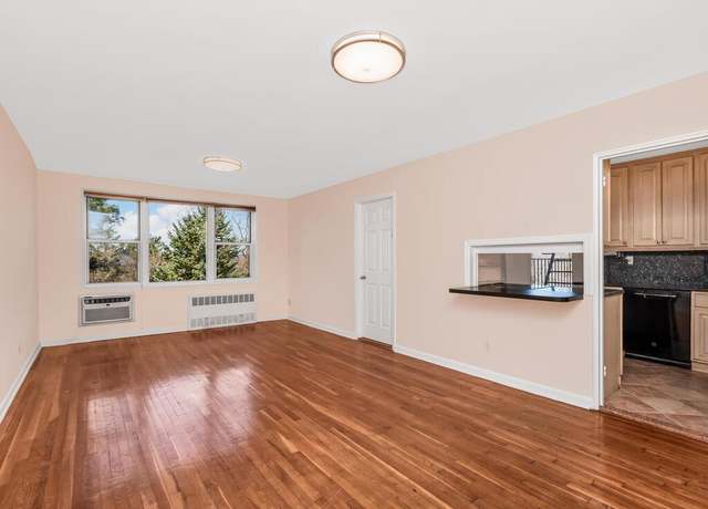 Property at 679 W 239th St Unit 5H, Bronx, NY 10463, 2 beds, 1 bath