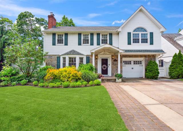 Property at 10 Atlas Ave, Malverne, NY 11565, 4 beds, 2.5 baths