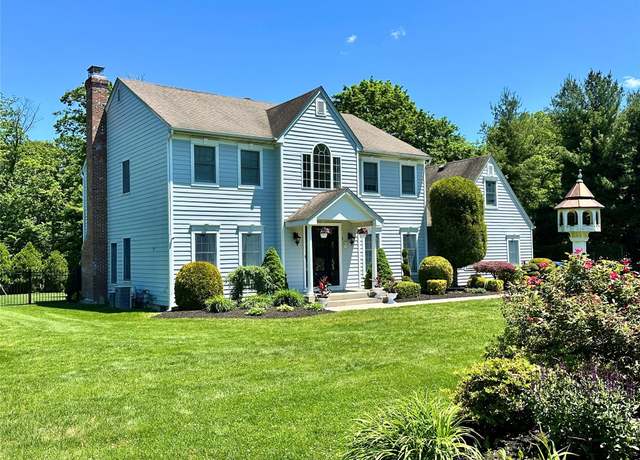 Property at 1 Ada Ln, East Setauket, NY 11731, 5 beds, 3.5 baths