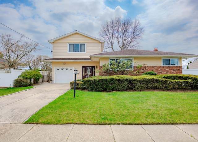 Property at 12 8th Ave, Farmingdale, NY 11735, 4 beds, 2.5 baths