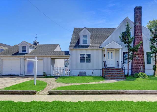 Property at 127 Forest Ave, Massapequa, NY 11758, 4 beds, 2 baths