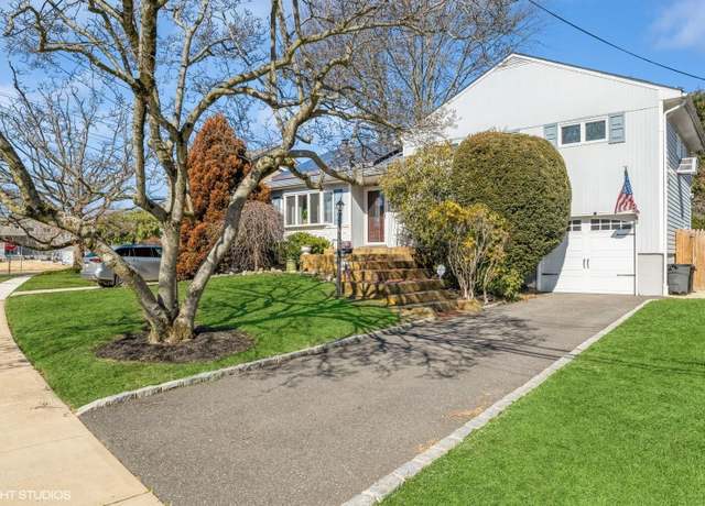 Property at 2645 Elm Dr, North Bellmore, NY 11710, 3 beds, 3 baths