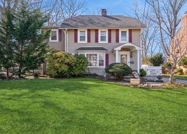 Property at 263 Pennsylvania Ave, Freeport, NY 11520, 4 beds, 2.5 baths