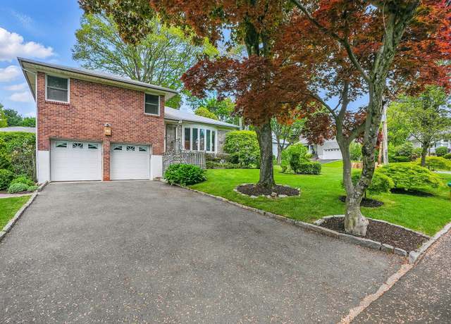 Property at 4 Sylvan Rd, White Plains, NY 10605, 4 beds, 2.5 baths
