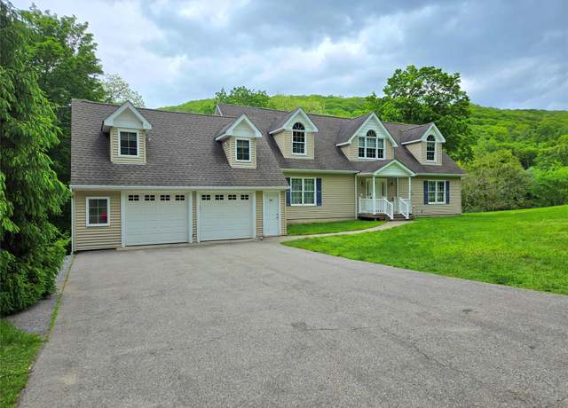 Property at 90 Mill St, Putnam Valley, NY 10579, 3 beds, 2.5 baths