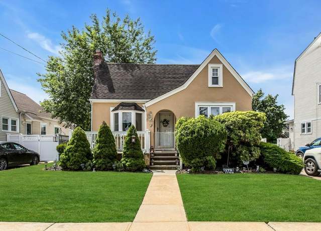 Property at 179 Commonwealth Ave, Merrick, NY 11566, 2 beds, 1 bath
