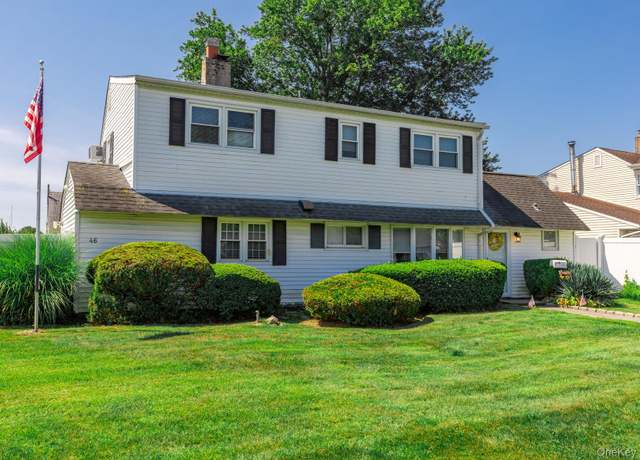 Property at 46 Tallow Ln, Levittown, NY 11756, 4 beds, 2.5 baths