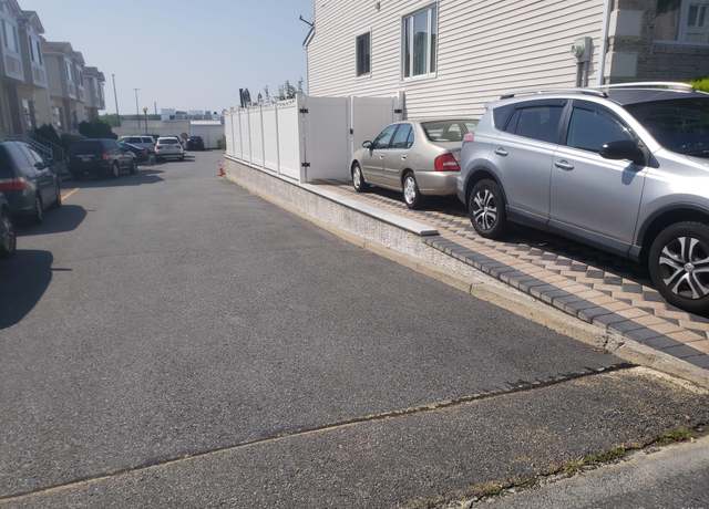 Property at 89 Lott Ln, Staten Island, NY 10314