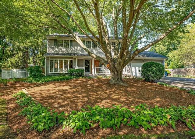 Property at 4 Greg Ln, East Northport, NY 11731, 4 beds, 2.5 baths