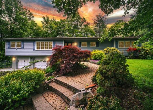 Property at 317 Ski Run Rd, Bloomingburg, NY 12721, 4 beds, 2 baths