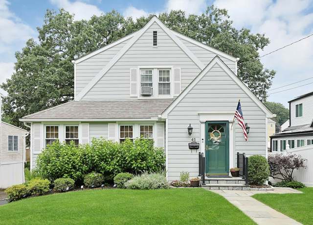 Property at 41 Cowdrey St, Yonkers, NY 10701, 3 beds, 1.5 baths