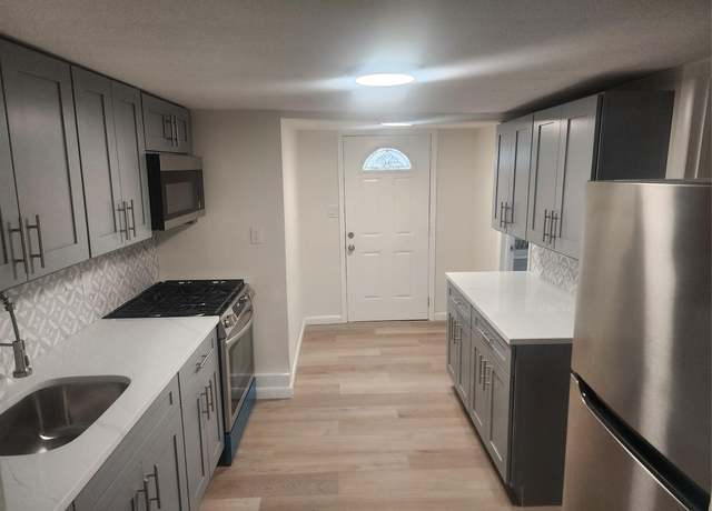 Property at 109 Sunrise Trl, Wallkill, NY 12589, 2 beds, 1.5 baths