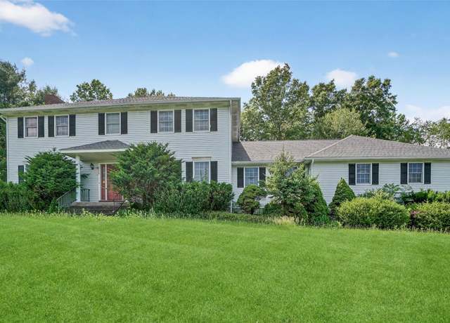 Property at 561 Toleman Rd, Rock Tavern, NY 12575, 5 beds, 3 baths