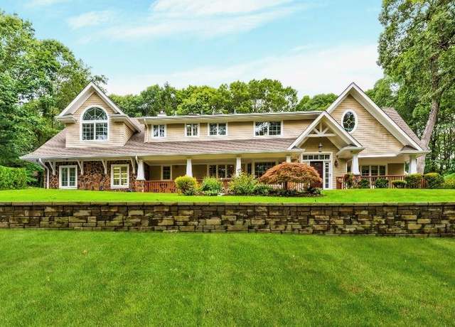 Property at 8 Ponderosa Dr, Melville, NY 11747, 5 beds, 3.5 baths