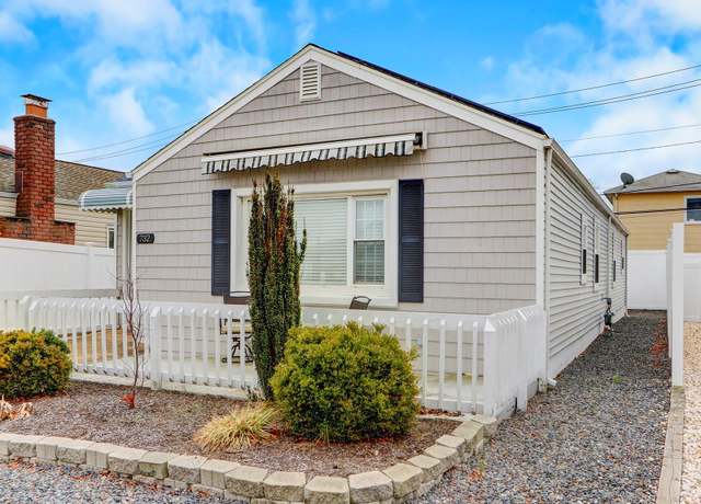 Property at 732 E Park Ave, Long Beach, NY 11561, 4 beds, 2 baths