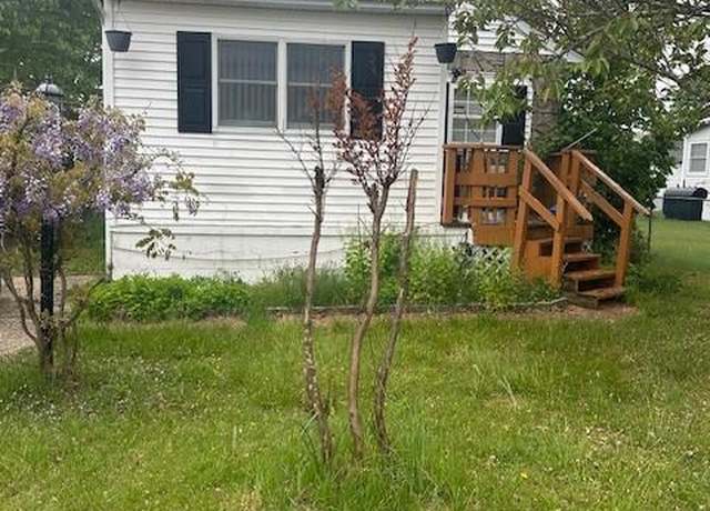 Property at 80 Bayview Dr, Mastic Beach, NY 11951, 3 beds, 1 bath