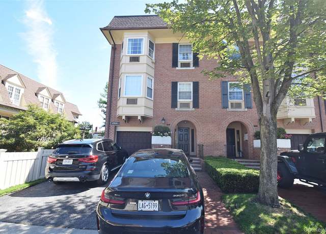 Property at 15-01 Jordan Ct Unit 104 U, Bayside, NY 11360, 2 beds, 2 baths