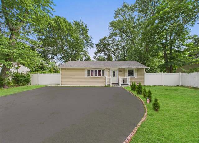 Property at 142 Suffolk Ave, Brentwood, NY 11717, 4 beds, 2 baths
