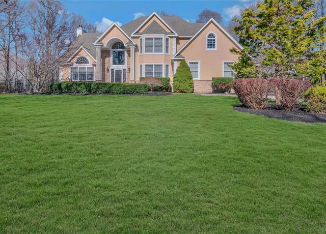 Property at 15 Miles Ln, Mount Sinai, NY 11766, 5 beds, 3 baths
