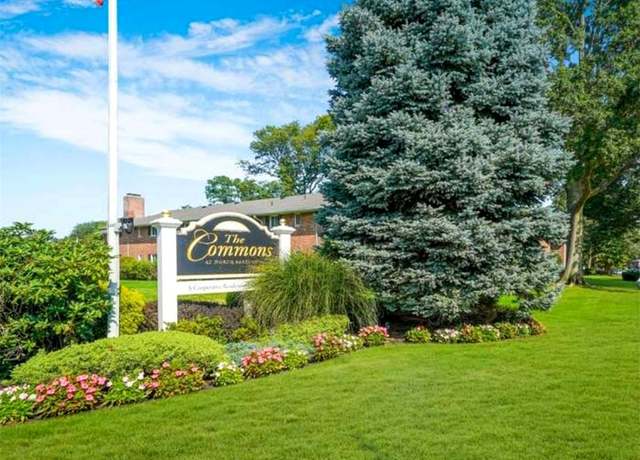 Property at 204 Edmunton Dr Unit J1, North Babylon, NY 11703, 1 bed, 1 bath