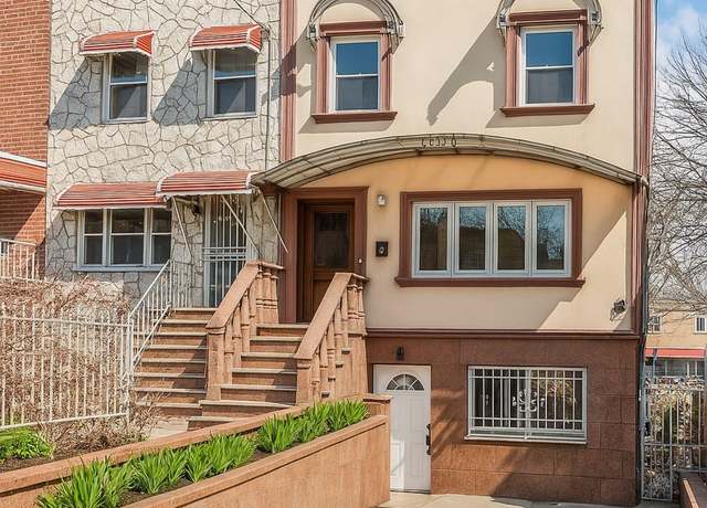 Property at 1029 E 230th St, Bronx, NY 10466, 8 beds, 3 baths