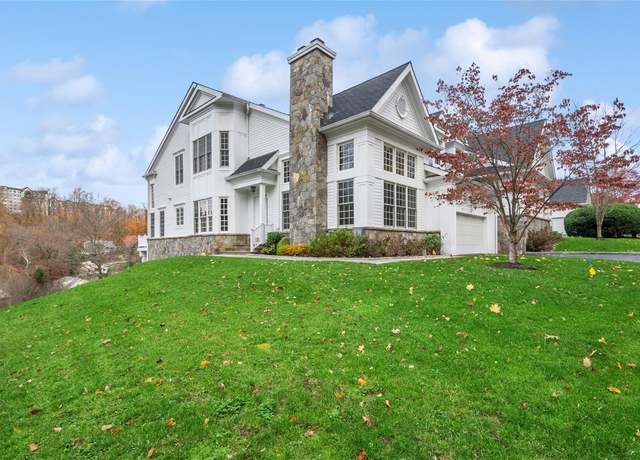 Property at 2 Shadow Tree Ln, Briarcliff Manor, NY 10510, 4 beds, 4.5 baths
