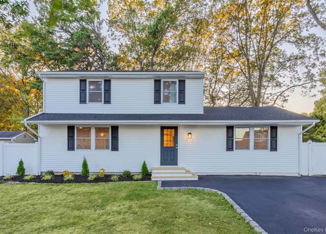 Property at 53 Ridge Haven Dr, Ridge, NY 11961, 3 beds, 2.5 baths