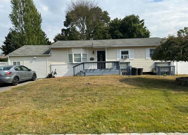 Property at 21 Vita Dr, Central Islip, NY 11722, 4 beds, 3 baths