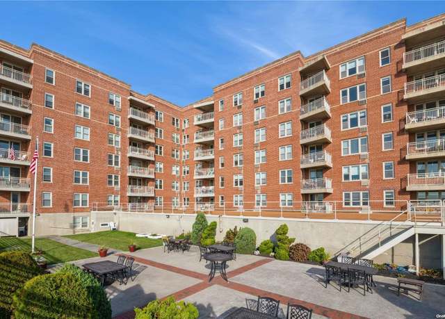 Property at 560 W Broadway Unit 6G, Long Beach, NY 11561, 2 beds, 1.5 baths