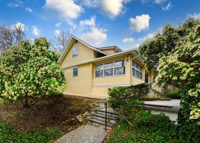 Property at 26 Windsor Rd, Great Neck, NY 11021, 4 beds, 3 baths