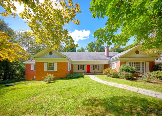 Property at 94 Cedar Ave, Poughkeepsie, NY 12603, 5 beds, 4.5 baths