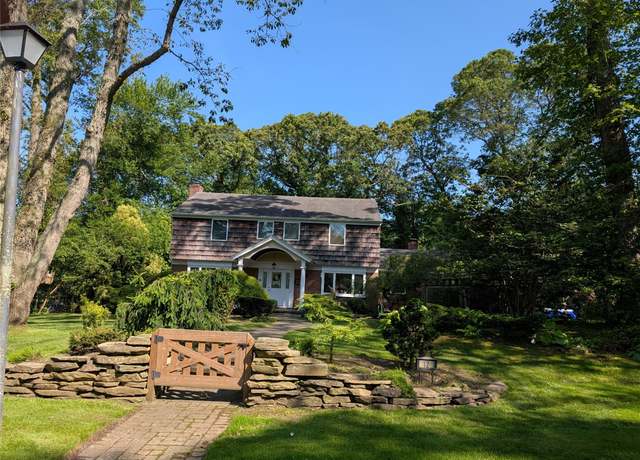 Property at 12 Rustic Gate Ln, Dix Hills, NY 11746, 4 beds, 2.5 baths