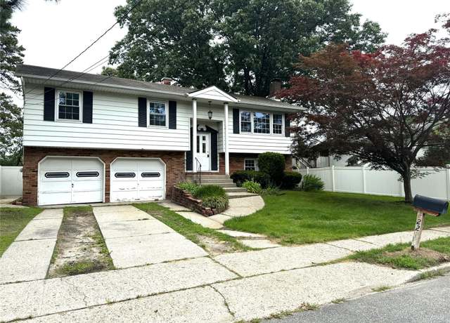 Property at 22 Kennedy Dr, Centereach, NY 11720, 3 beds, 1.5 baths